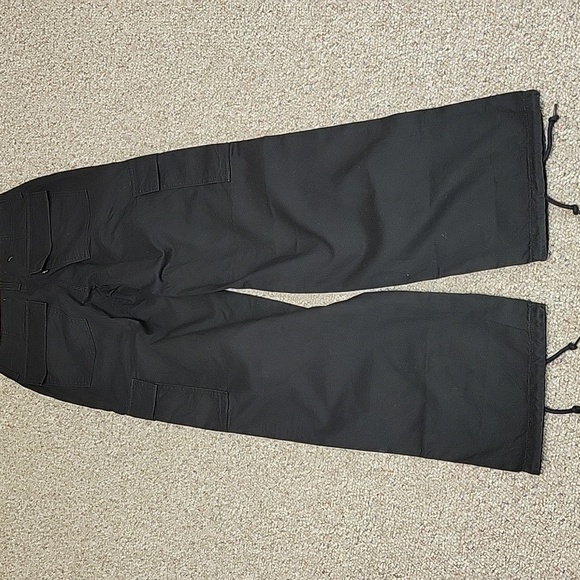 Levis 94 Baggy Black Cargo Pants New With Sticker Down Legwomen's Sz 25 X 32 - Picture 6 of 9